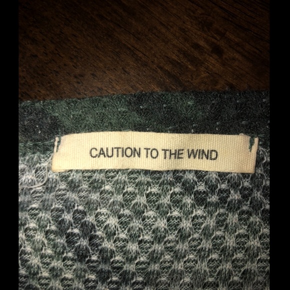Caution To The Wind Crop Top - Picture 3 of 3